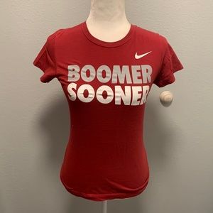 Women Nike Oklahoma Sooners shirt size small